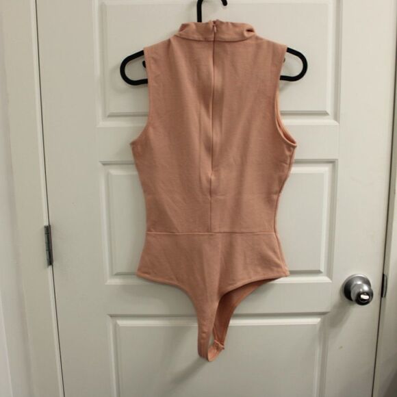 Lulu’s Pink Powerhouse Bodysuit Size Medium - Picture 3 of 3